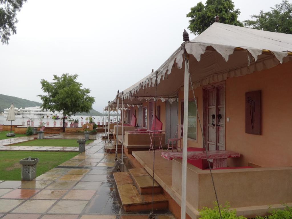 Готель Raasleela Luxury Camp Удайпур Екстер'єр фото